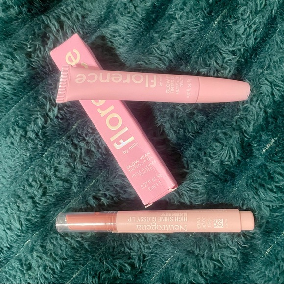 Extraordinary Translucent Powder - Picture 6 of 8